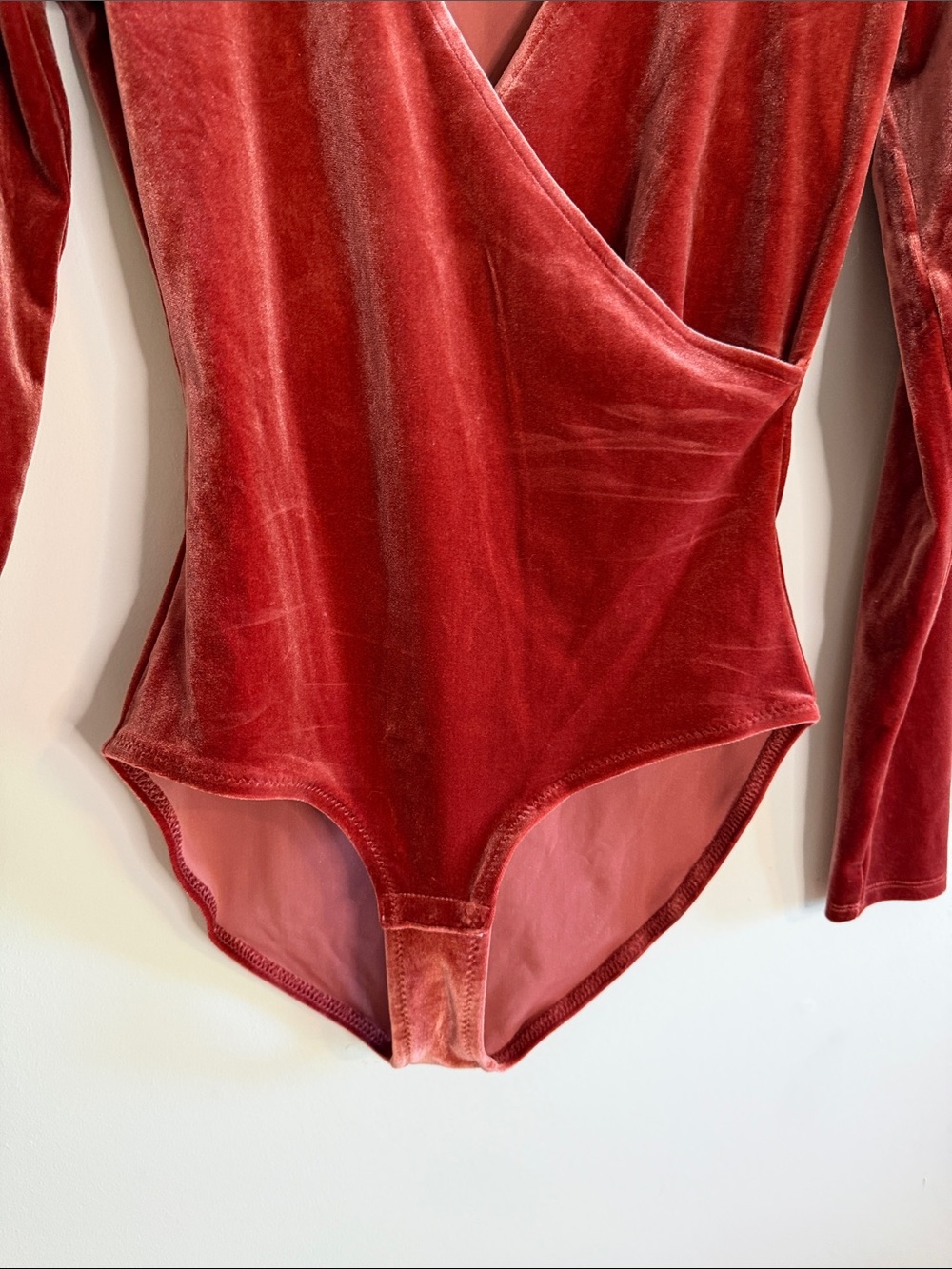 Madewell Velvet Wrap Bodysuit in Deep Red - Picture 4 of 7